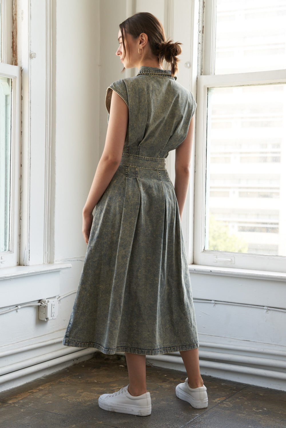 SUNSHINE SQUEEZE DENIM MIDI DRESS Flying Tomato